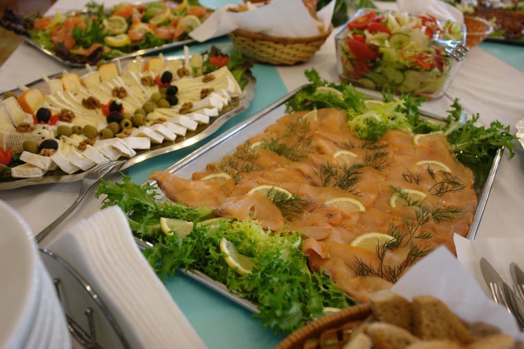 Koller Panzio Hotel Bonyhad Luaran gambar
